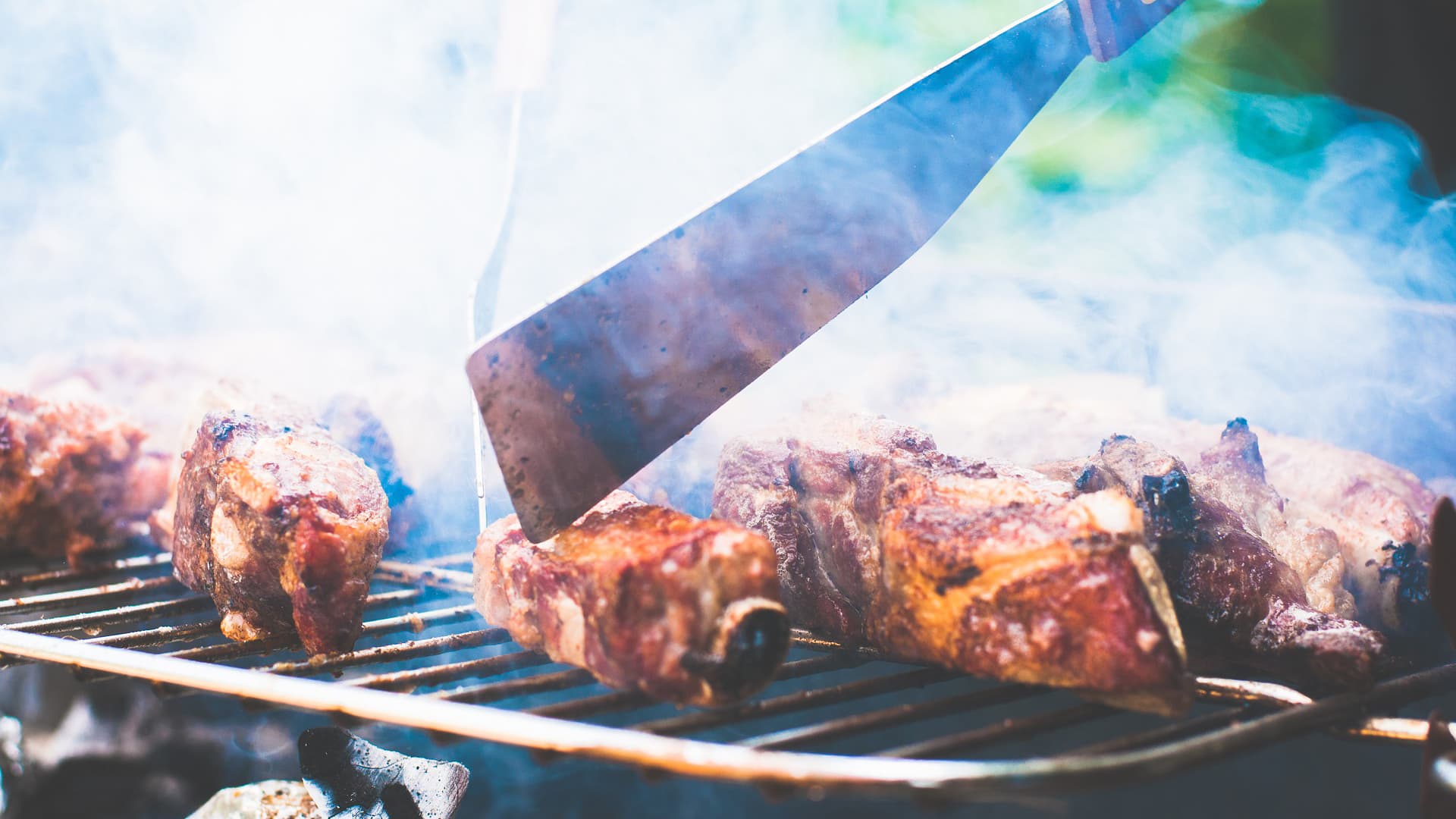 <p data-block-key="shwzp">Saako parvekkeella grillata? Jos, niin millainen grillin pitää olla?</p>