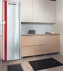 Olohuoneen sohvalla mukava