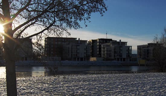 Pori Kokemäenjoki ja kerrostaloja