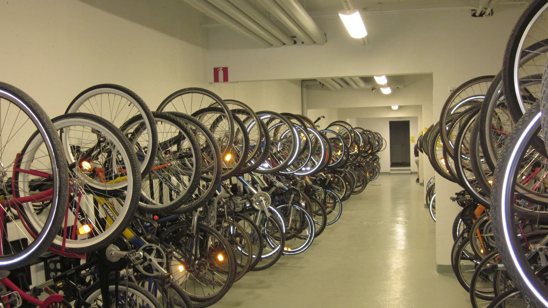 Fillarikellari tuo järjestystä taloyhtiöön