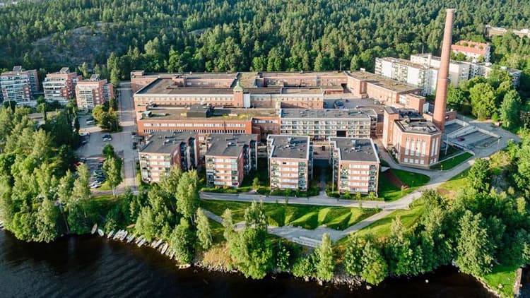 <p data-block-key="mlr2o">Vähän huoltoa tarvitsevat ja elinkaareltaan pitkäikäiset materiaalit ovat myös asumisviihtyvyyden kannalta parhaat vaihtoehdot.</p>