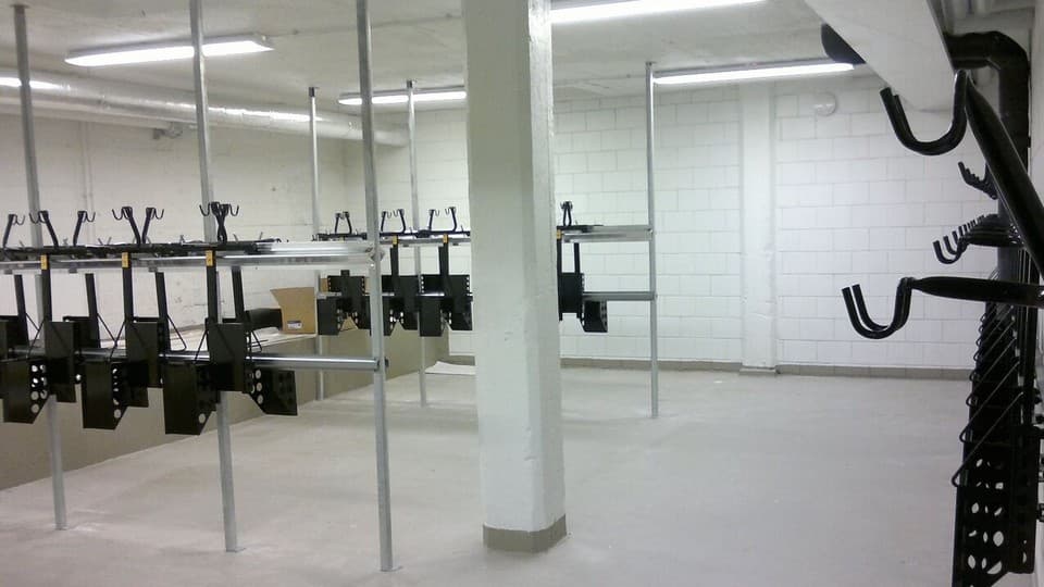 <p data-block-key="ybmv9">Ahtaissa pihoissa tehokkaat, turvalliset ja lumikuorman kestävät pyöräkatokset, kuten ovella® PyöräNoja PNK-10, varmistavat, että pyöräily pysyy mahdollisena ja sujuvana myös talvella.</p>