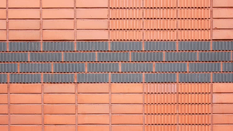 <p data-block-key="zoaph">Structura tiilellä saadaan vaihtelua ja elävyyttä julkisivuun.</p>