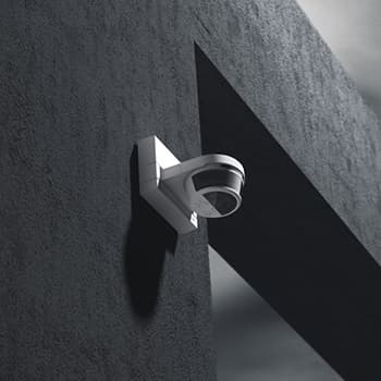 <p data-block-key="07fvh">Vahti-Jussi-liiketunnistimet huomaavat kaiken ja reagoivat liikkeeseen välittömästi.</p>