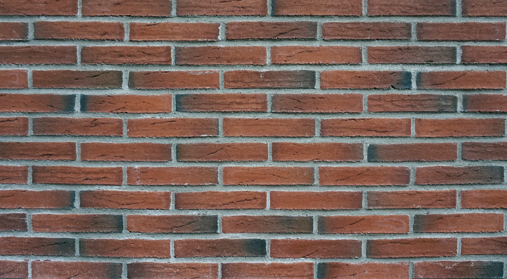 <p data-block-key="7813q">Poltetun tiilen käyttöikä on satoja vuosia. Tiilijulkisivun toimivuus edellyttää myös saumojen kunnon tarkastamista säännöllisesti.</p>