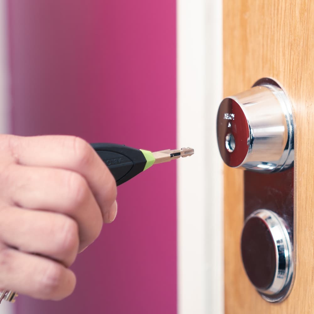 <p data-block-key="jsp9g">ABLOY PULSE on turvallinen ja helppokäyttöinen digitaalinen lukitusjärjestelmä, joka tuottaa itse tarvitsemansa energian.</p>
