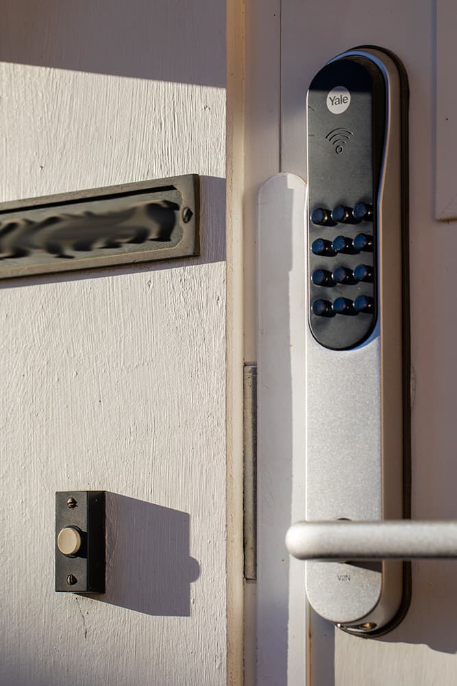 <p data-block-key="q3ffa">Avaimeton Yale Doorman -älylukko helpottaa asukkaiden arkea.</p>