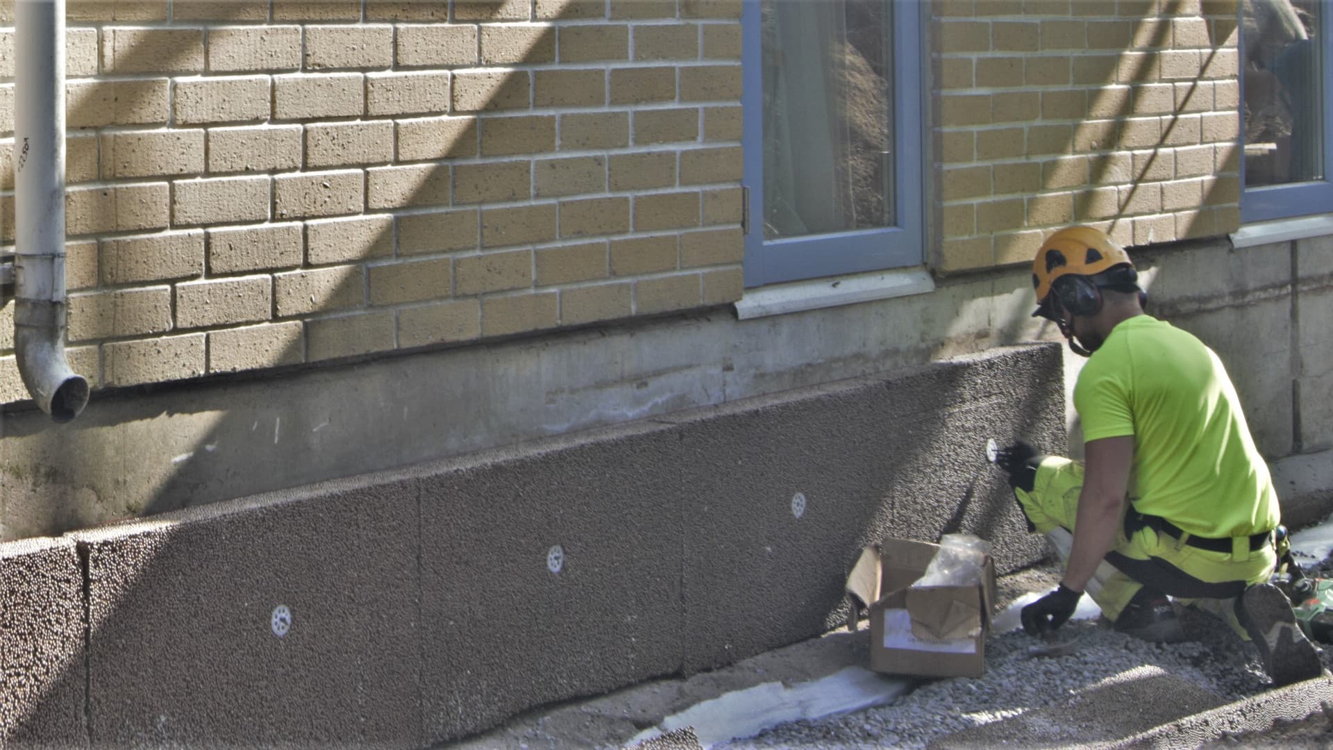 Taloyhtiön perustuksien kosteus ja lämpö kerralla kuntoon