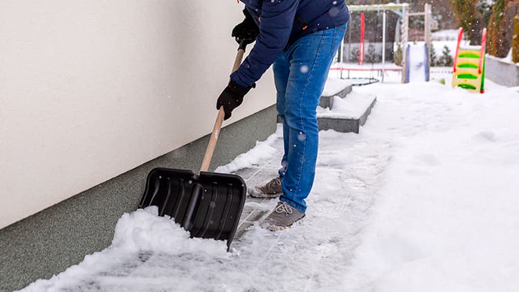 Lumityöt ja liukkauden torjunta talkoilla?