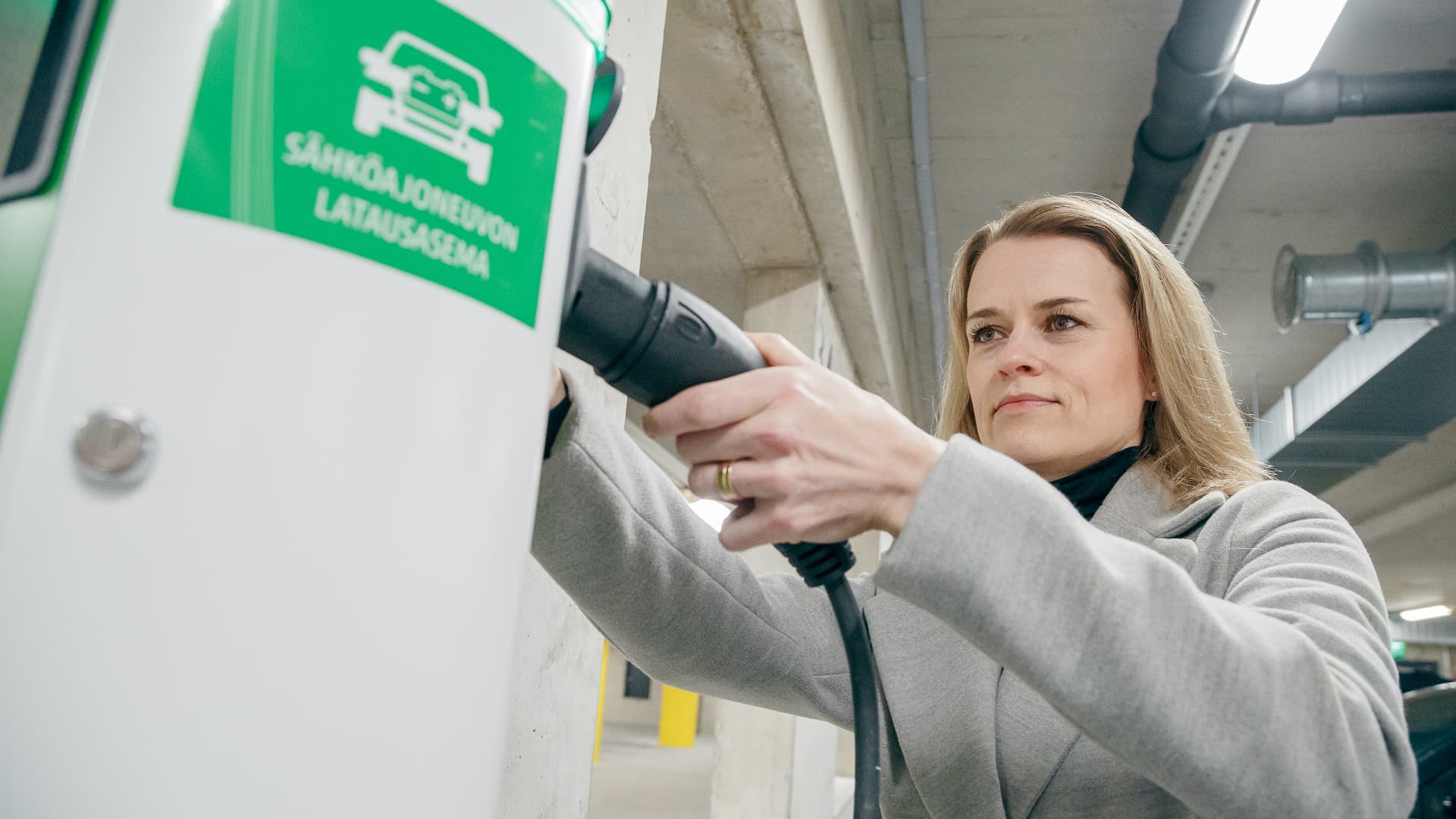 sähköauton latausjärjestelmä