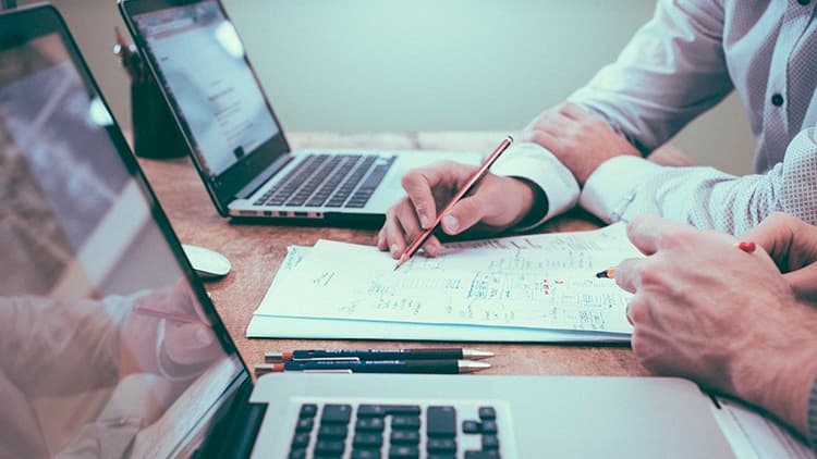 <p data-block-key="g8kv5">Huoneistotietojärjestelmä siirtyy uuteen vaiheeseen. Kaikkien taloyhtiöiden tiedot on päivitettävä Maanmittauslaitoksen järjestelmään kesään 2026 mennessä. (Kuva Adobe Stock)</p>