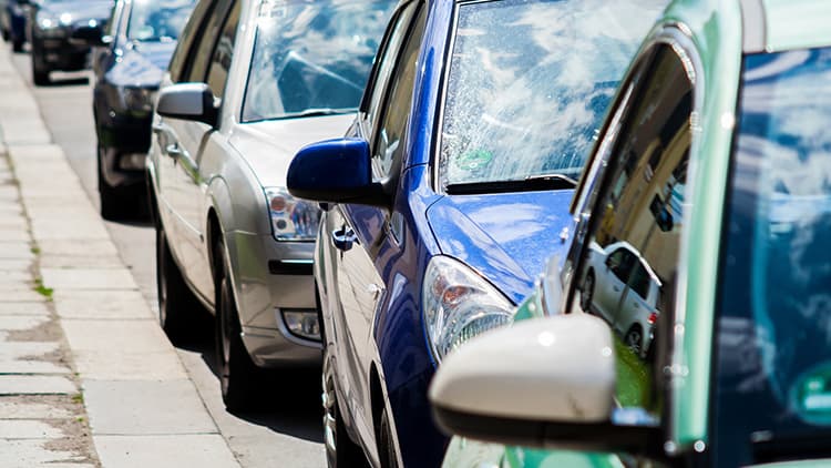 Miten lopetamme vieras­parkki­paikan jatkuvan väärin­käytön?