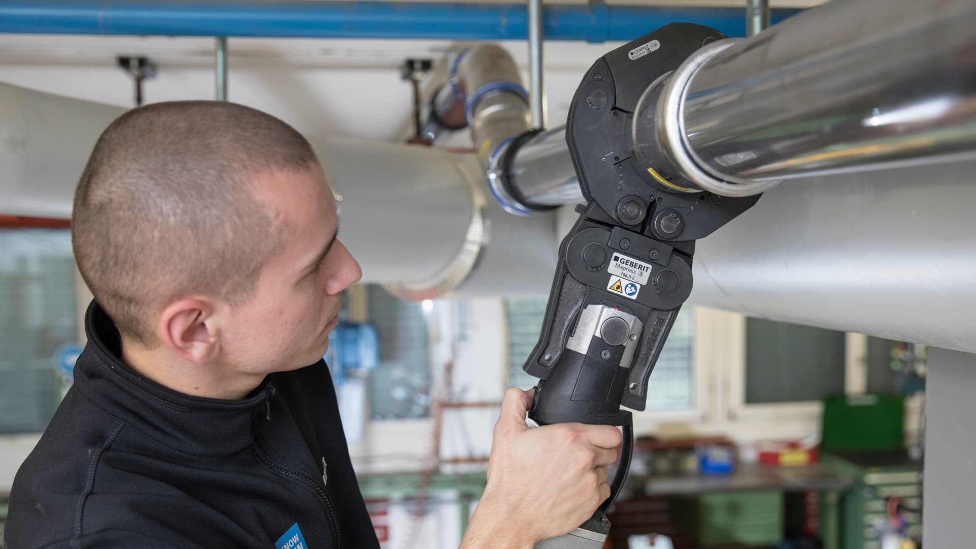 Paukkuvatko vesiput­ket? Syy kannattaa selvittää, sillä rasitus lisää vuotoriskiä