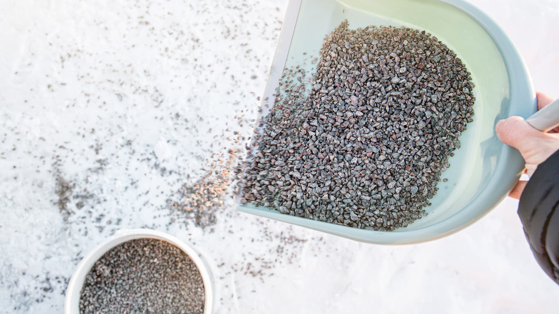 Piha-alueiden hiekoitusvastuu?