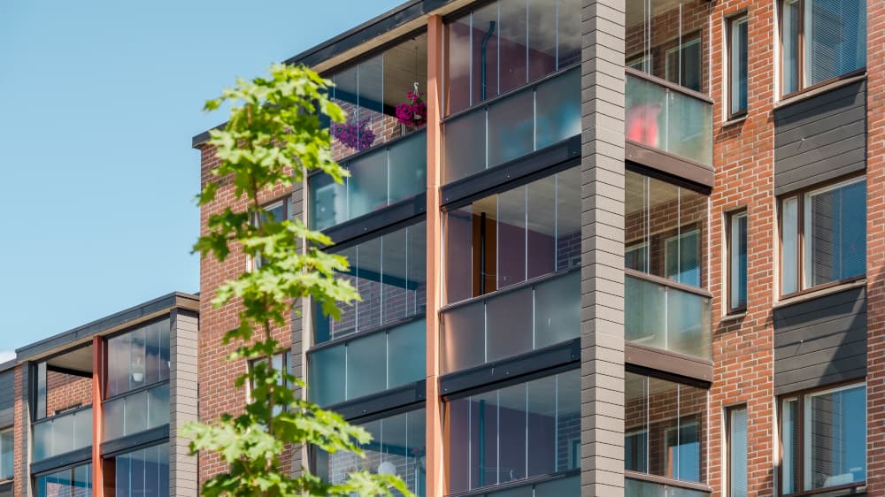 Ovatko parvekelasit tarpeellisia?