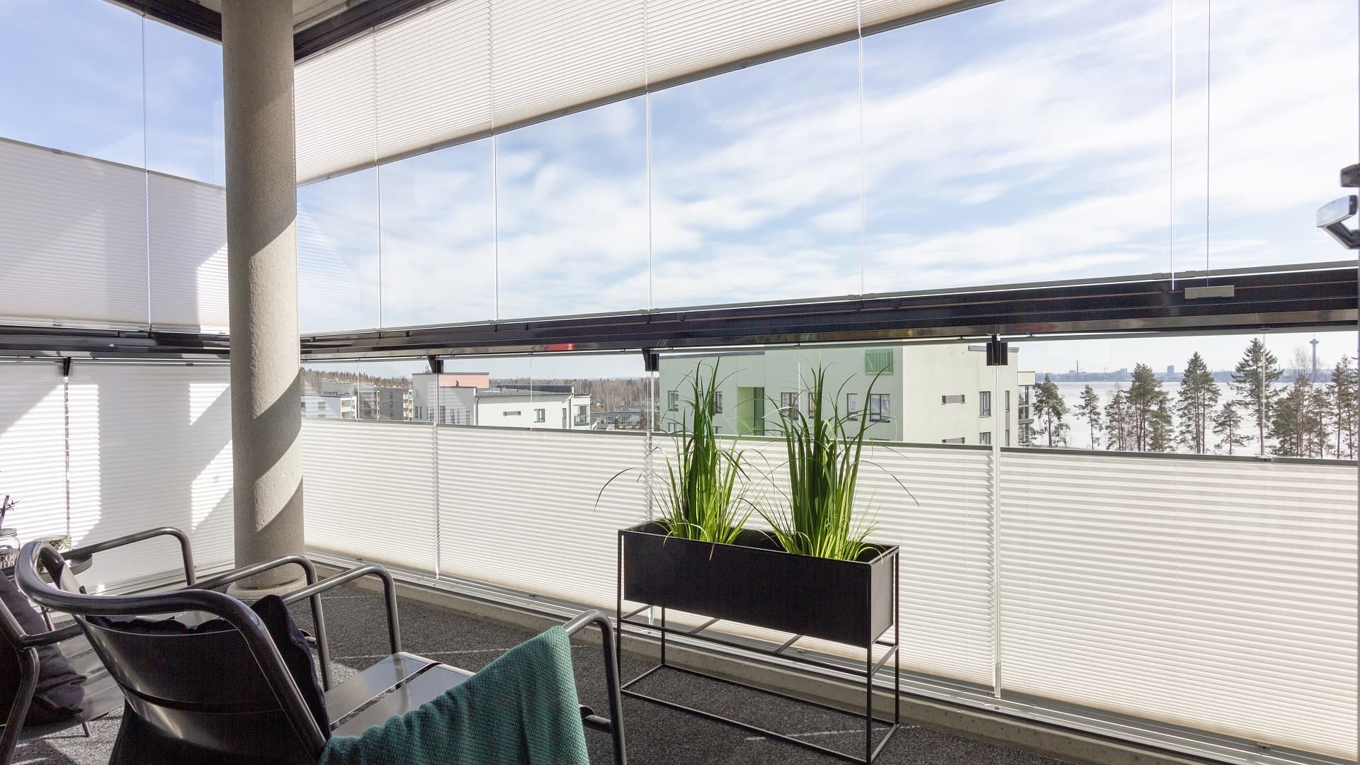 Parvekelasitusten huolto on tärkeää - sitä ei kannata väheksyä