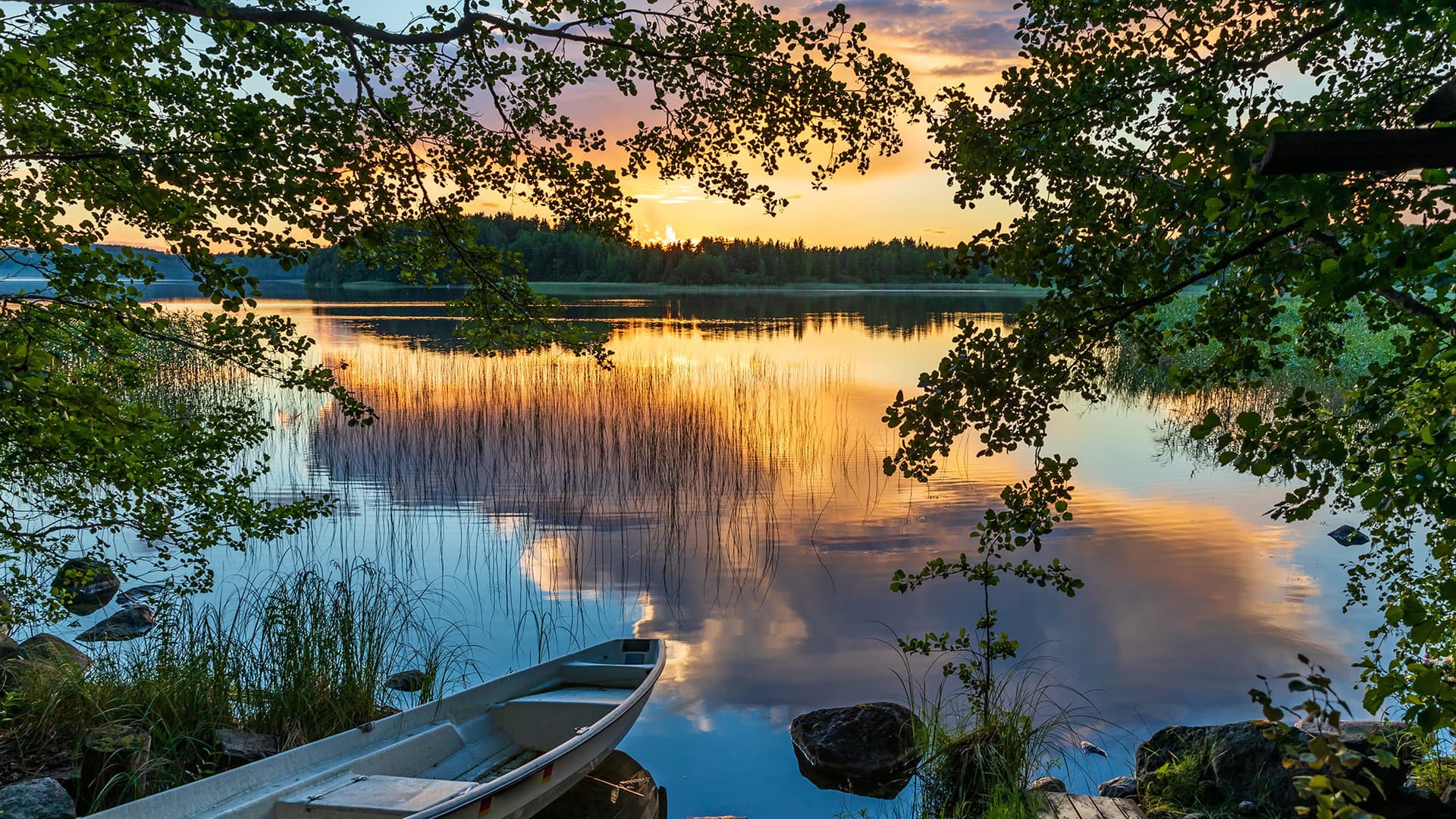 Juhannuksen juhlat – makuja, menneisyyttä ja mystiikkaa