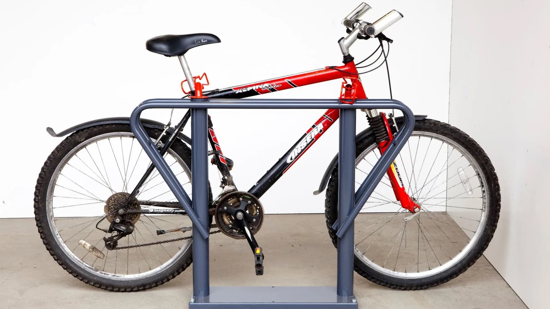 <p data-block-key="8s701">PyöräNoja PN-2 ECO on tukeva lattiateline kahdelle pyörälle. Säilytys onnistuu helposti tukea ja lukitusta käyttäen, ja asennus käy lattiaan tai tasaiselle alustalle talotekniikka huomioiden.</p>