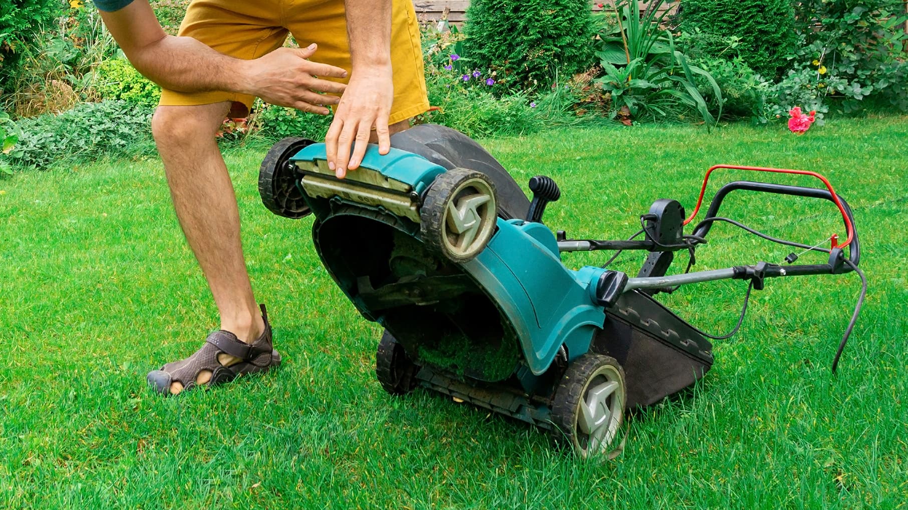 Viikon kysymys:  Kuka maksaa ruohonleikkurin korjauksen?