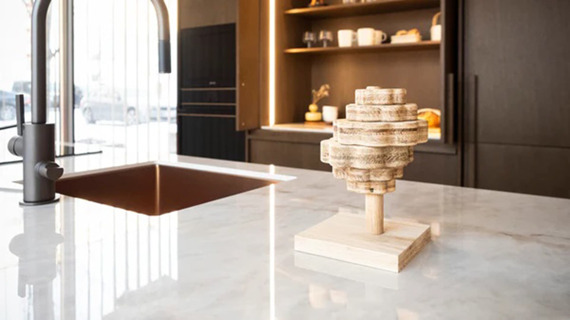 Kun metsä muuttuu tarinaksi: Veinoan puuesineet kantavat muistoja ja merkitystä