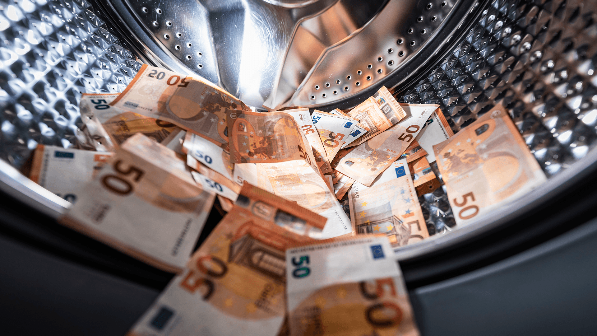 <p data-block-key="zrq0z">Rahanpesulaki koskee myös taloyhtiöitä soveltuvilta osin. (Kuva Adobe Stock)</p>