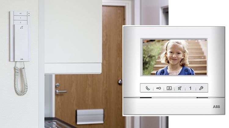 ABB-Welcome -ovipuhelinjärjestelmään voit liittää lisälaitteena myös kameroita. Sisäyksiköksi valittavissa näyttö, luuri tai luuriton audiosisäyksikkö