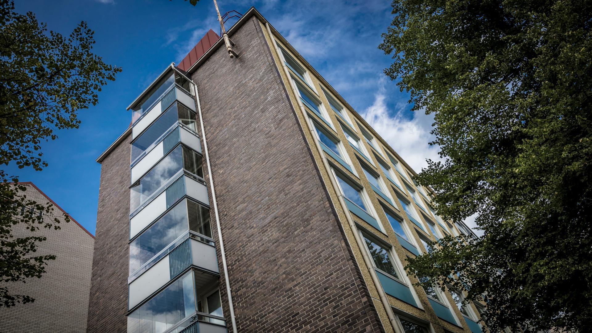Tampereella sijaitseva 22 huoneiston kerrostalo valmistui vuonna 1963.
