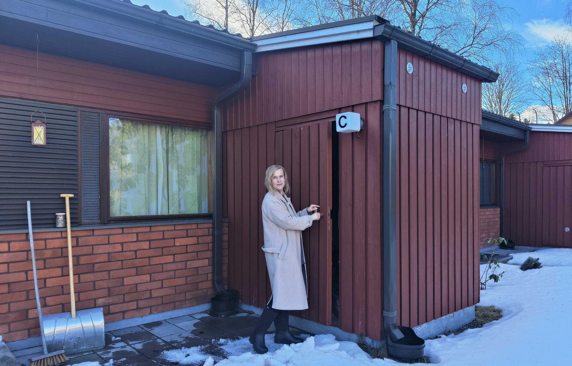 Taloyhtiön hallituksen puheenjohtaja Tiina Kaartinen on erittäin kiitollinen ammattilaista, joiden kanssa pääsi työskentelemään projektin aikana.