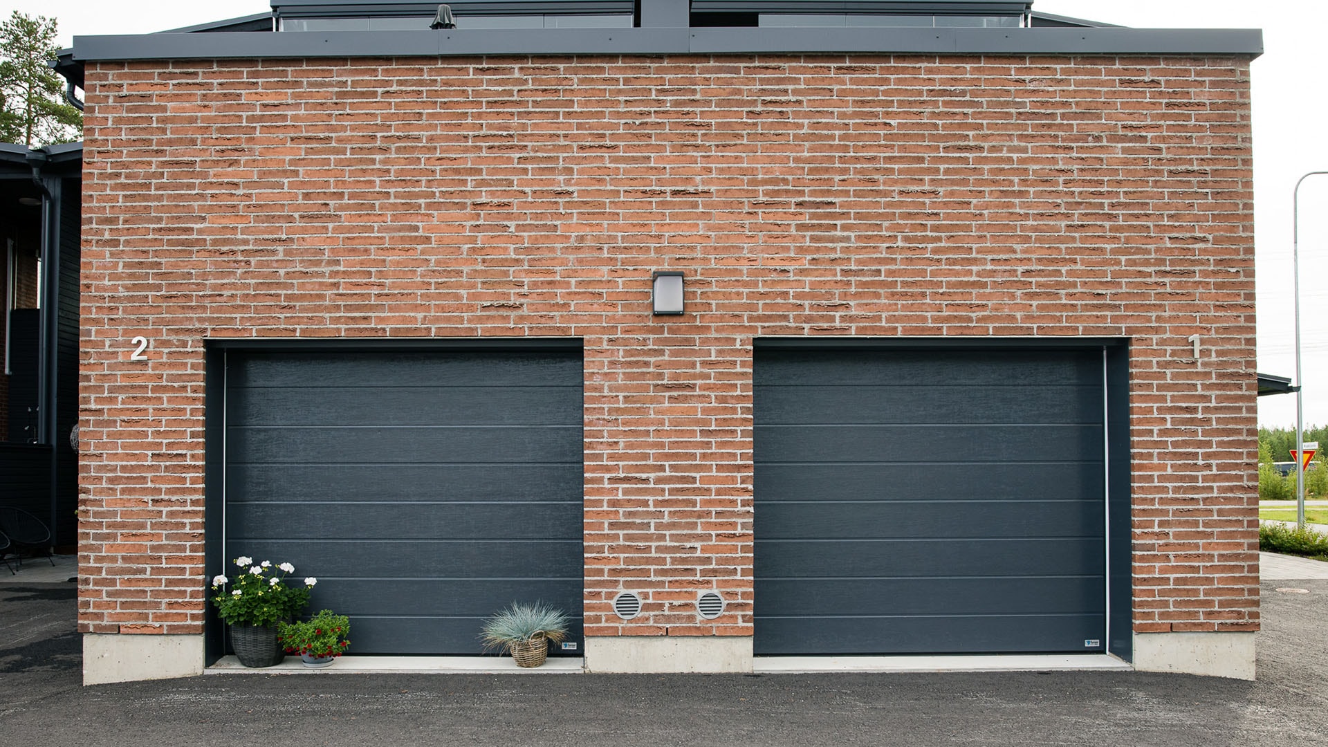 1920 Onko oviremontin aika_ turner autotallinovet