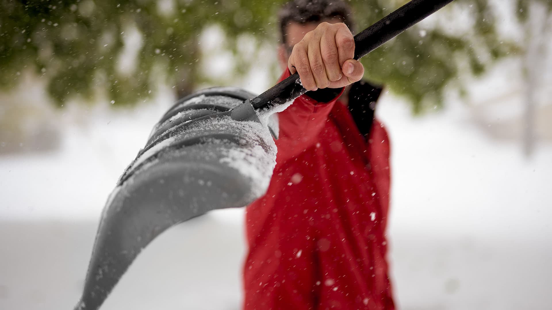 Voiko taloyhtiö pakottaa piha- ja lumitöihin?