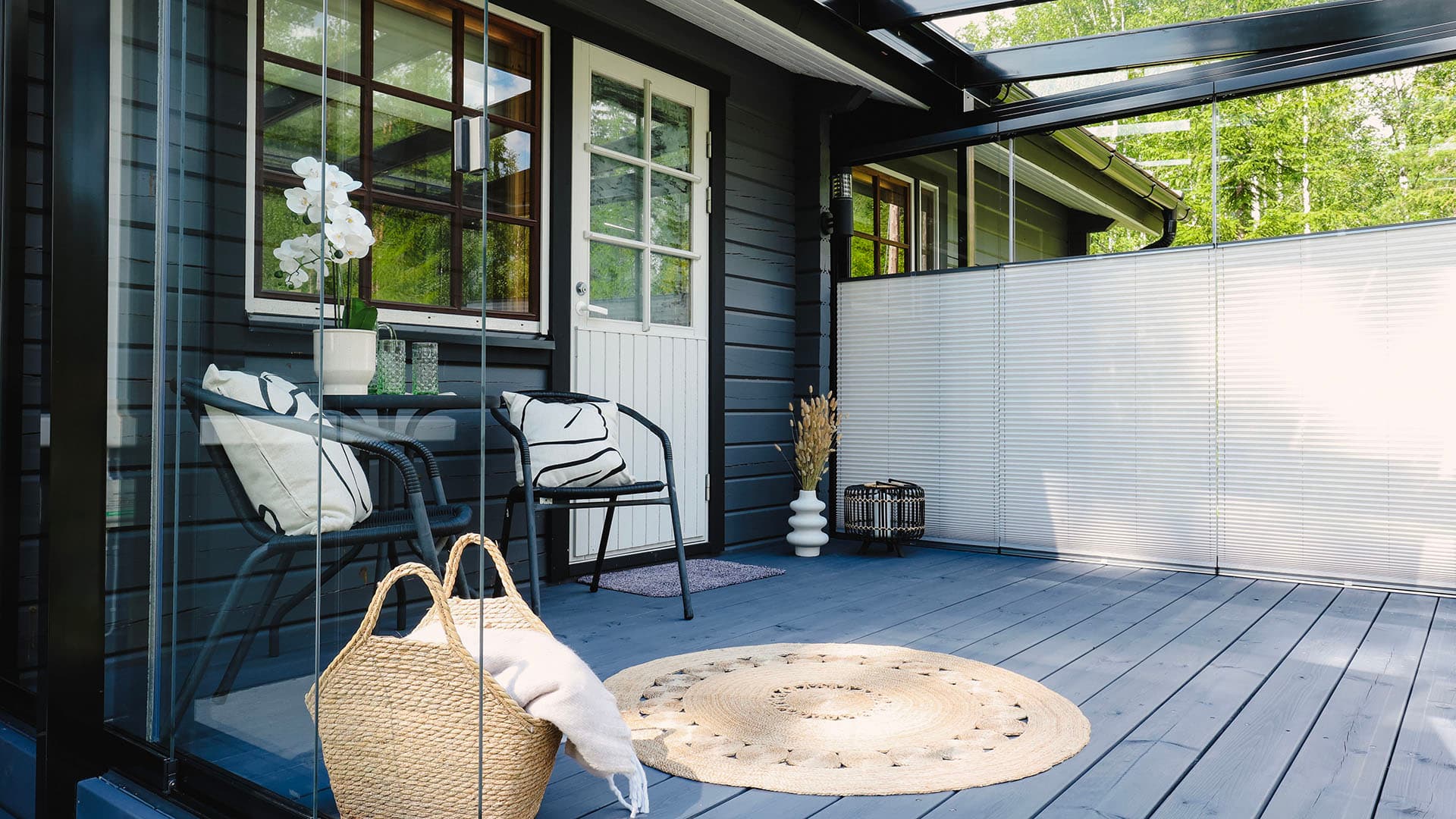 Kannattaako terassilasitus? 8 + 1 syytä, miksi se on loistava valinta