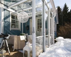 Parveke ja terassi suojaan talven lumilta ja myrskyiltä