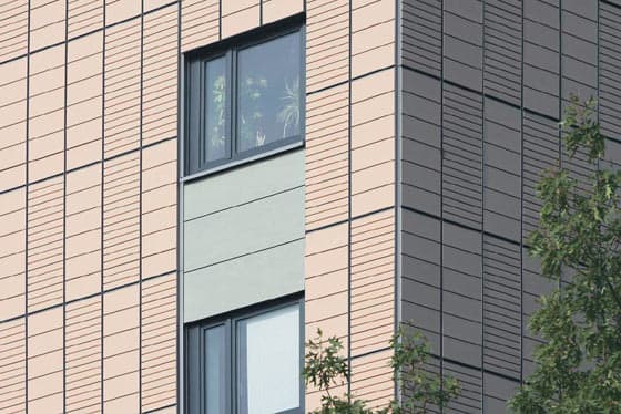 <p data-block-key="yw217">Wienerbergerin uusi keraamisiin tiililaattoihin perustuva Argeton-julkisivuverhousjärjestelmä on perinteisen muuratun rakenteen rinnalle kehitetty kestävä, huoltovapaa ja taloudellinen korjausratkaisu.</p>