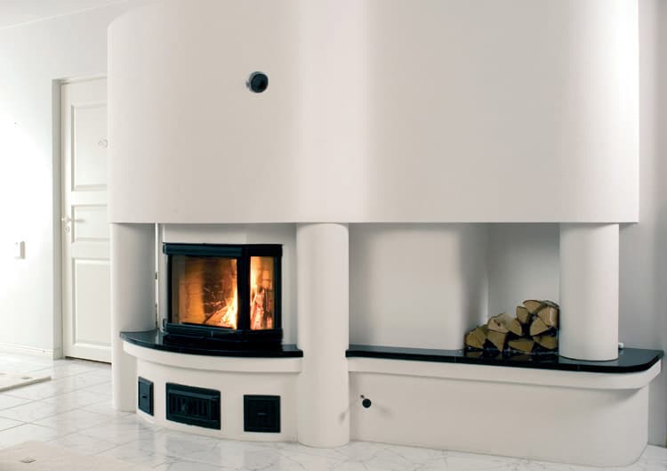 Vanha tulisija ja piippu uudelleen käyttöön