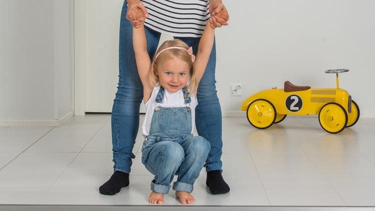 Kelluvan lattiarakenteen eristäminen ja askeläänieristyksen parantaminen