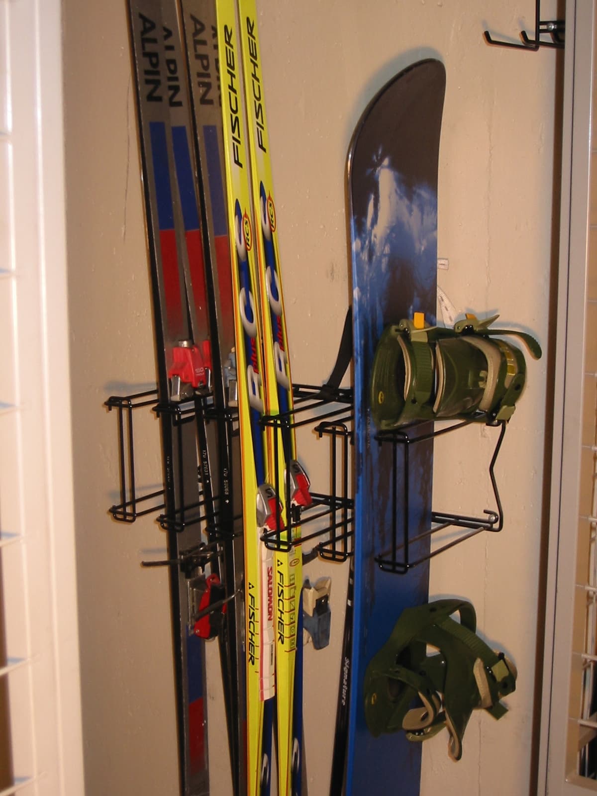 <p data-block-key="mji8q">Kun jokaiselle välineelle on oma paikka, varasto pysyy järjestyksessä eikä tavaroita tarvitse siirrellä edestakaisin. </p>