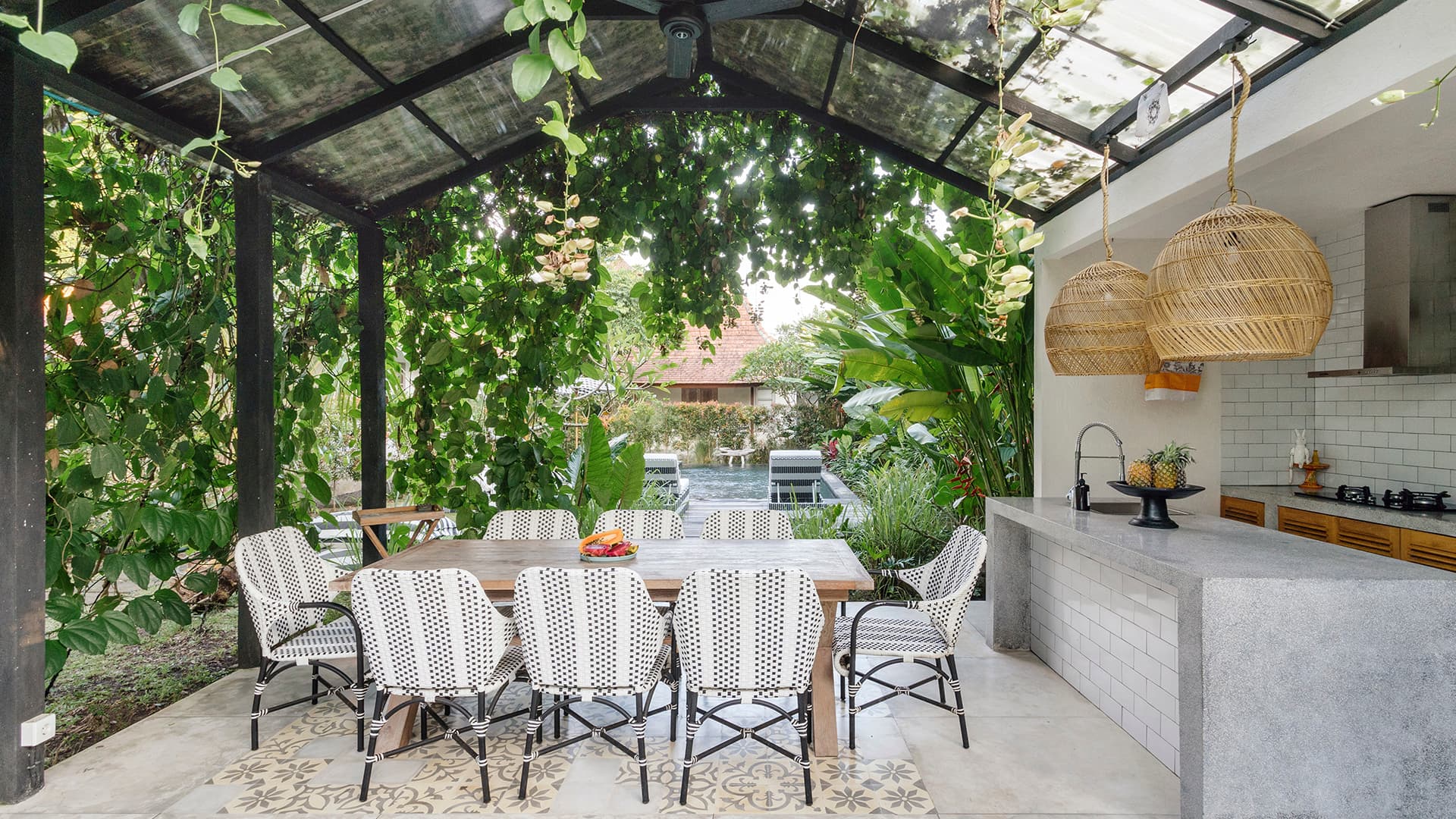 Rakenna unelmiesi kesäkeittiö pihalle