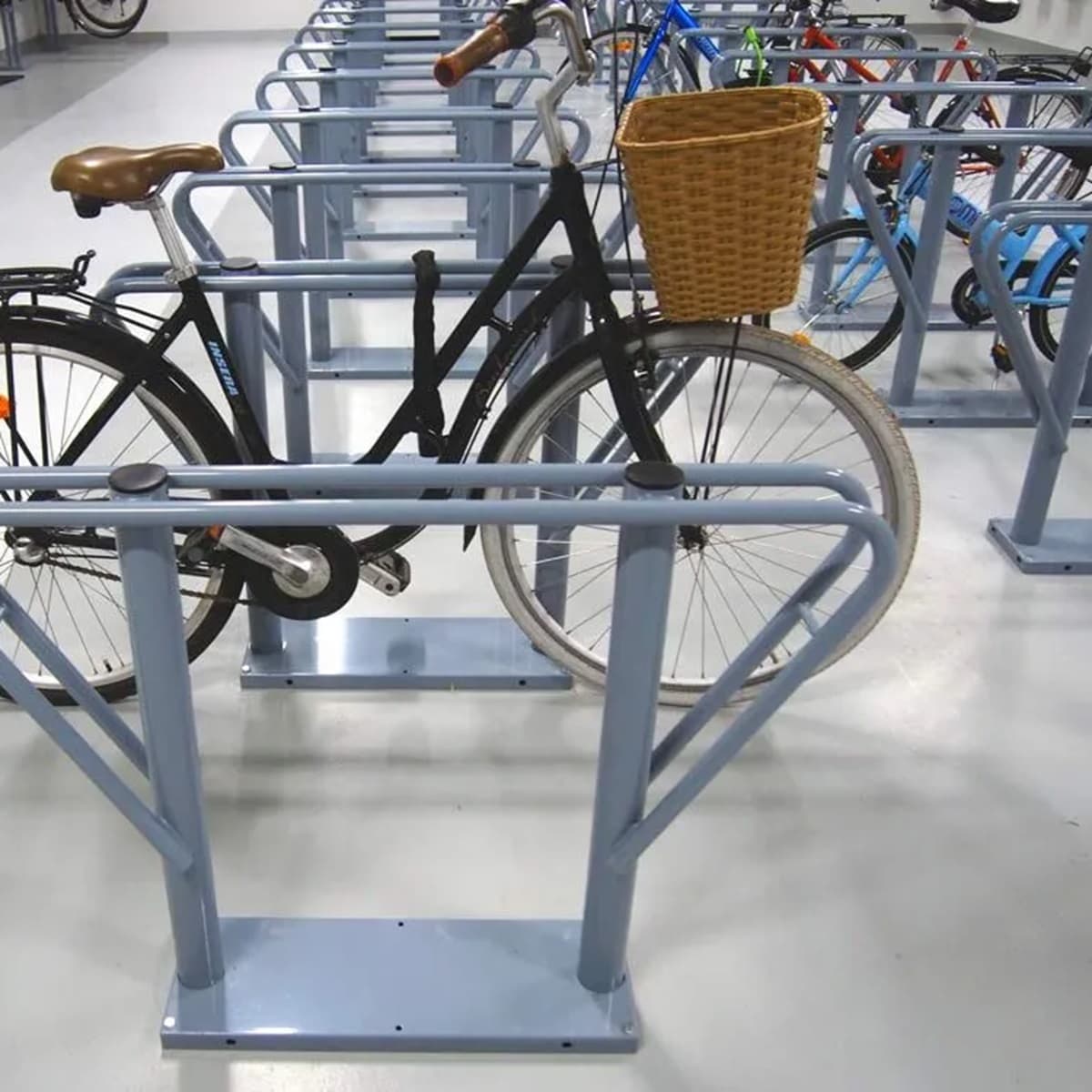 <p data-block-key="exjc0">PyöräNoja PN-2 ECO on tukeva lattiateline kahdelle pyörälle. Pyörät pysyvät tukevasti telineeseen nojaten ja voidaan lukita. Asennus käy lattiaan tai tasaiselle alustalle talotekniikka huomioiden, esimerkiksi lattialämmityksen.</p>