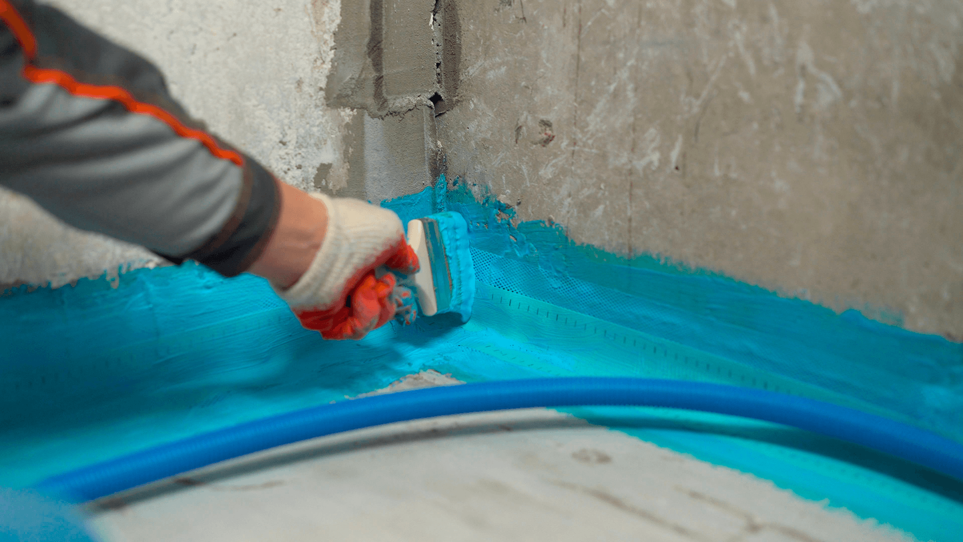 <p data-block-key="9x8q5">Kylpyhuoneen vedeneristys, lattiakaivo ja putkiläpiviennit ovat märkätilojen kriittisimpiä kohtia. Huolellinen toteutus vähentää kosteus- ja vesivahinkojen riskiä. (Kuva Adobe Stock)</p>