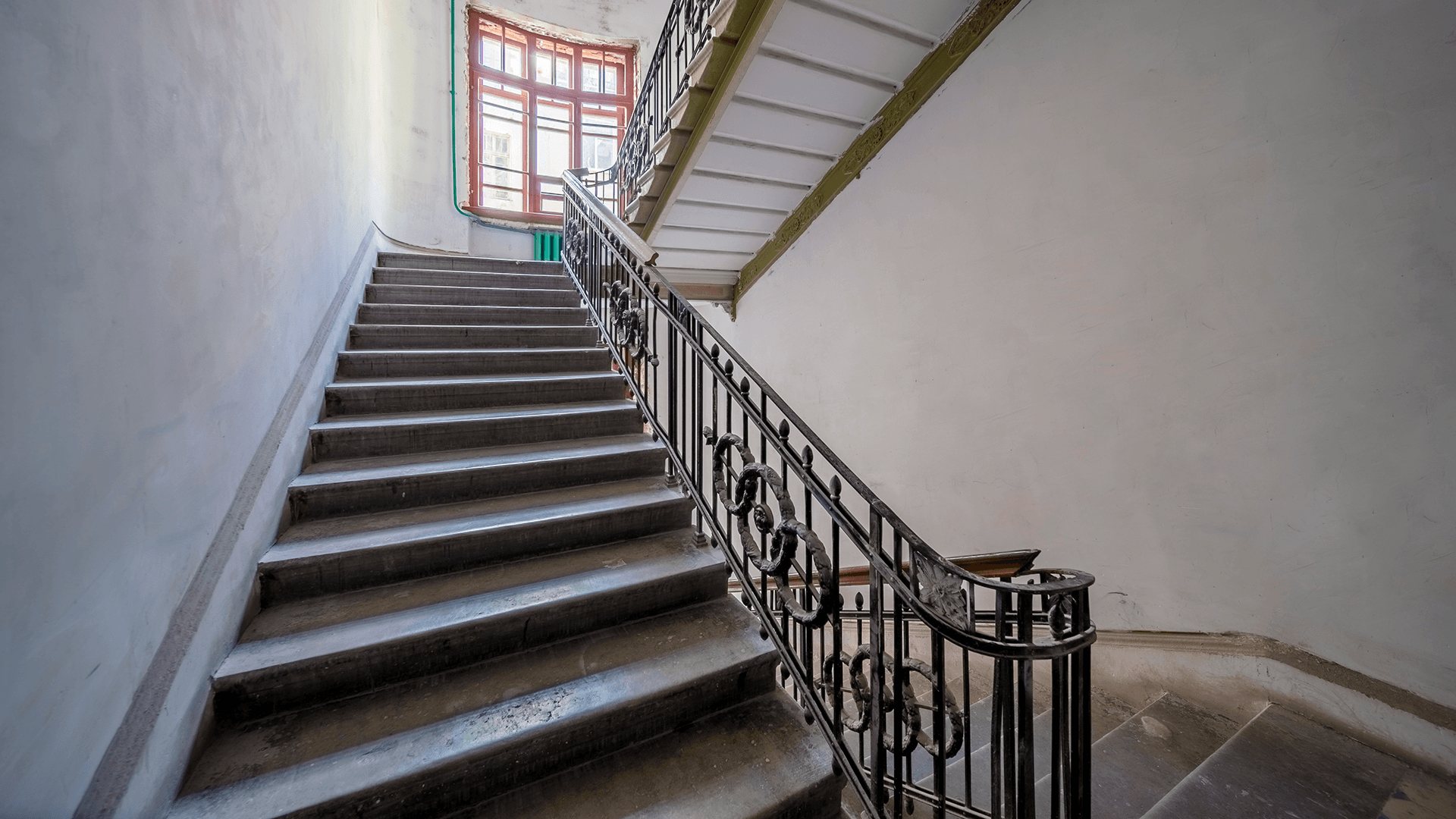 <p data-block-key="72dsz">Isännöitsijän ja hallituksen yhteinen toimintamalli nopeuttaa reagointia häiriöihin ja vahinkotilanteisiin. (Kuva Adobe Stock)</p>