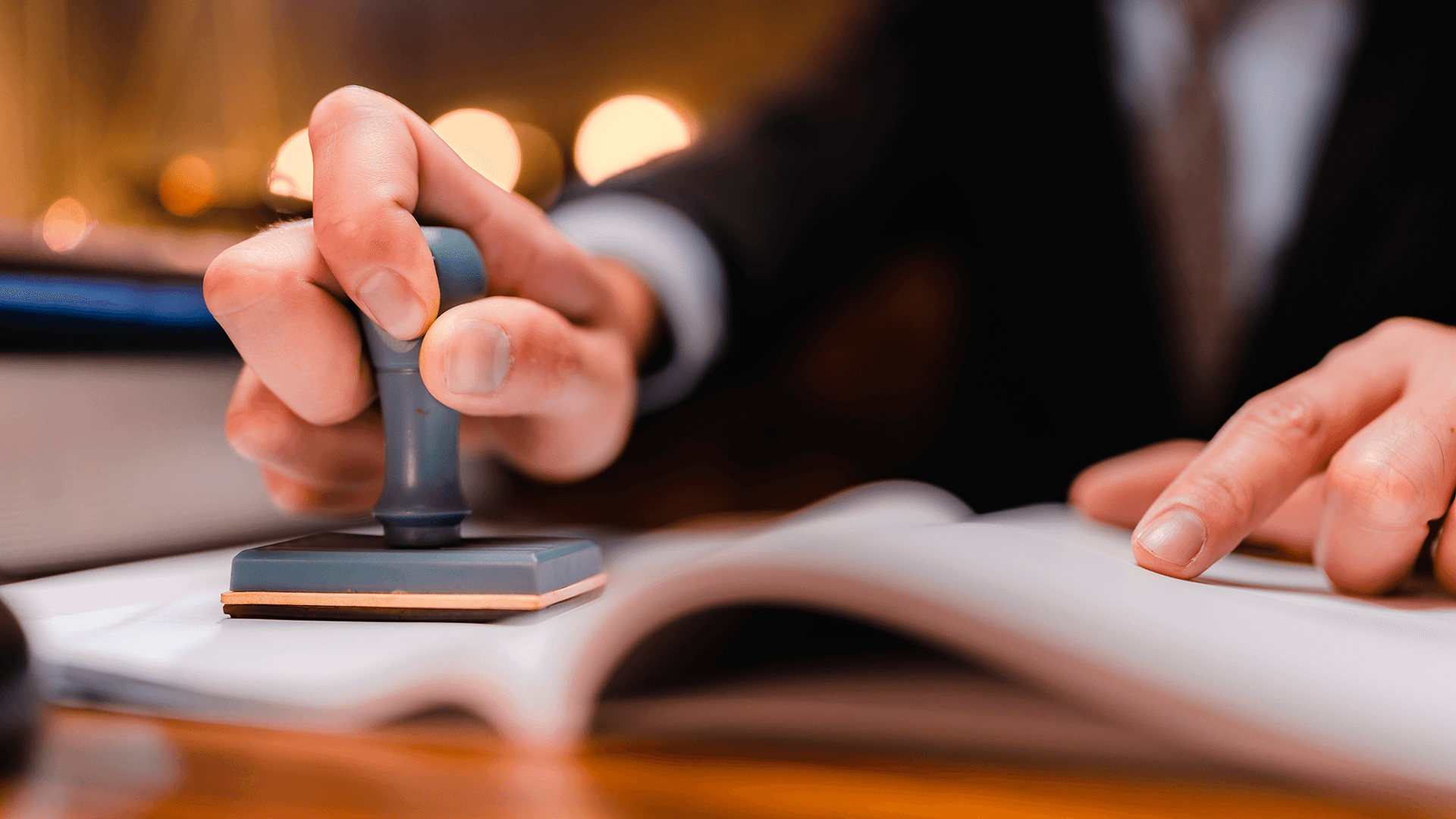 <p data-block-key="ubrmx">Lyhytvuokrauksen uudistuksia seurataan taloyhtiössä siksi, että arjen häiriöt ja kustannukset näkyvät ensimmäisenä asukkailla. (Kuva Adobe Stock)</p>