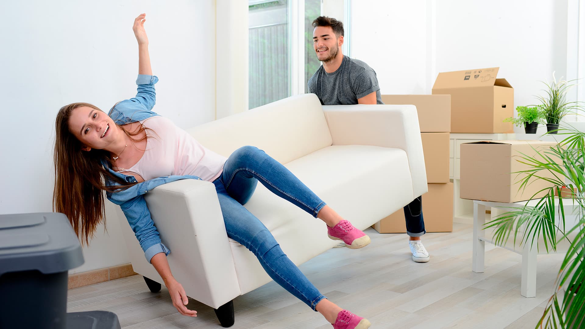 <p data-block-key="rbl1u">Vuokrasopimus ja asumistuki määrittävät pitkälti arjen kustannukset. On tärkeää ymmärtää, mihin sitoutuu ja mitä tukia voi saada. (Kuva Adobe Stock)</p>