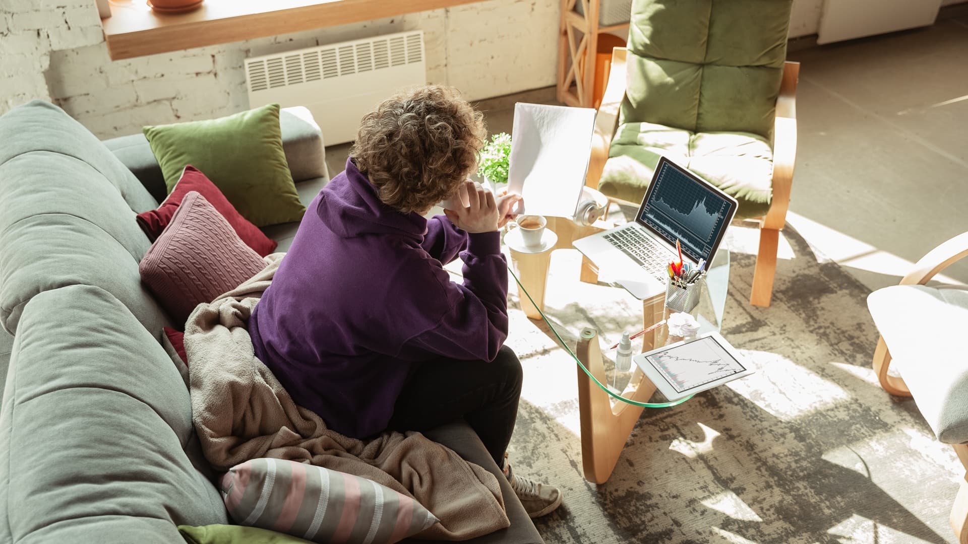 Lämpöpumpun asennus pakkasaikaan: Näin työ etenee käytännössä