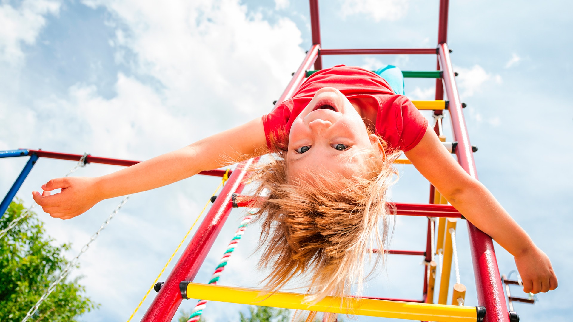 turvallinen-leikkialue-taloyhtiössä-1920x1080